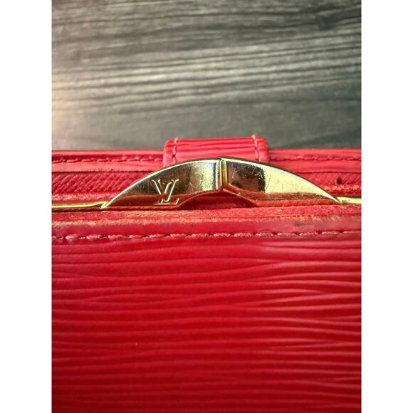 Louis Vuitton Castillan Red Epi French Kiss Purse Wallet Circa 2003 - Picture 7 of 10